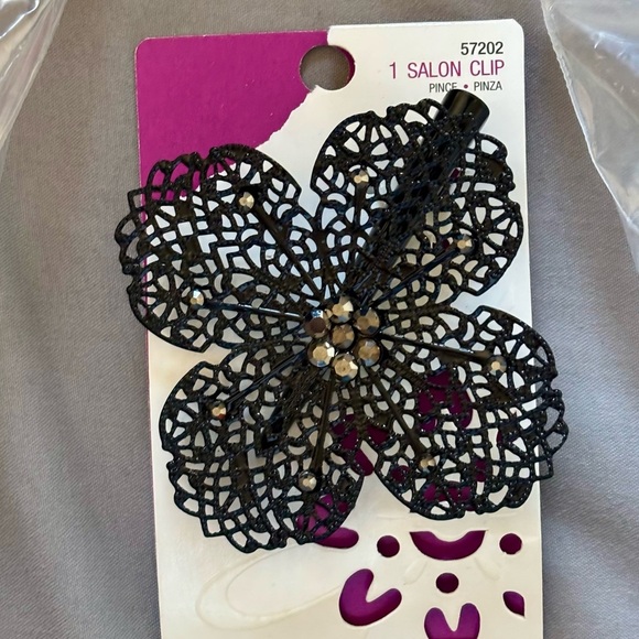 2/$15 - Assorted Hair Accessory Set - New - Picture 4 of 8